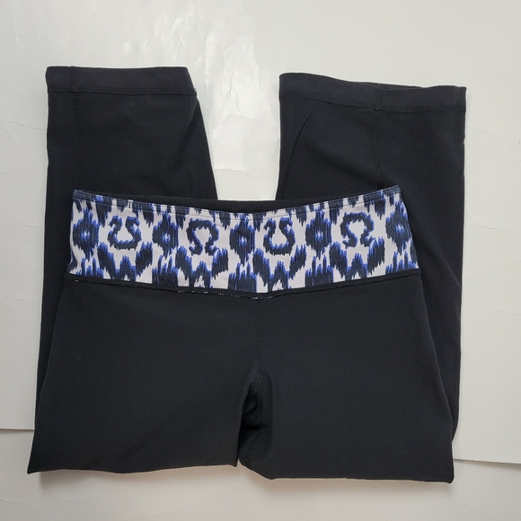 Lululemon Groove Cropped Black Reversible Leggings - Picture 7 of 9